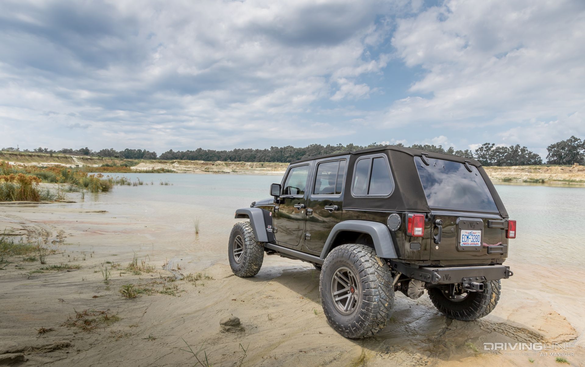 2013-jeep-wrangler-unlimited-bestop-trektop-pro-hybrid-review