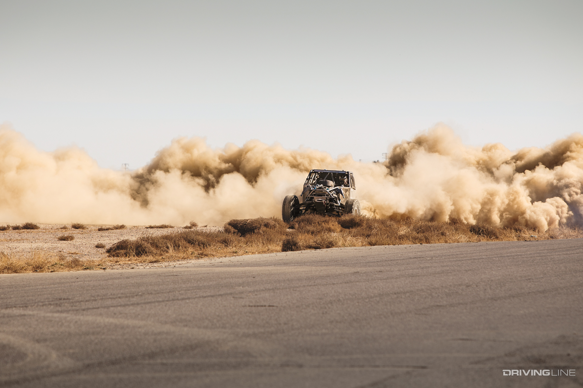Lamborghini Huracan vs Off-Road Car Ultra4 drag race video