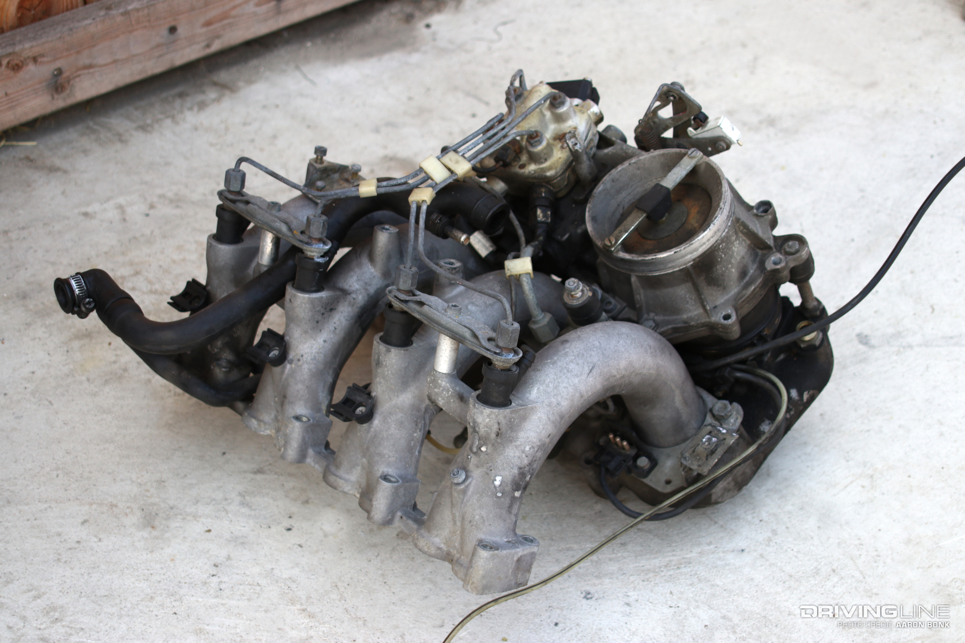 Mercedes-Benz 190E Intake