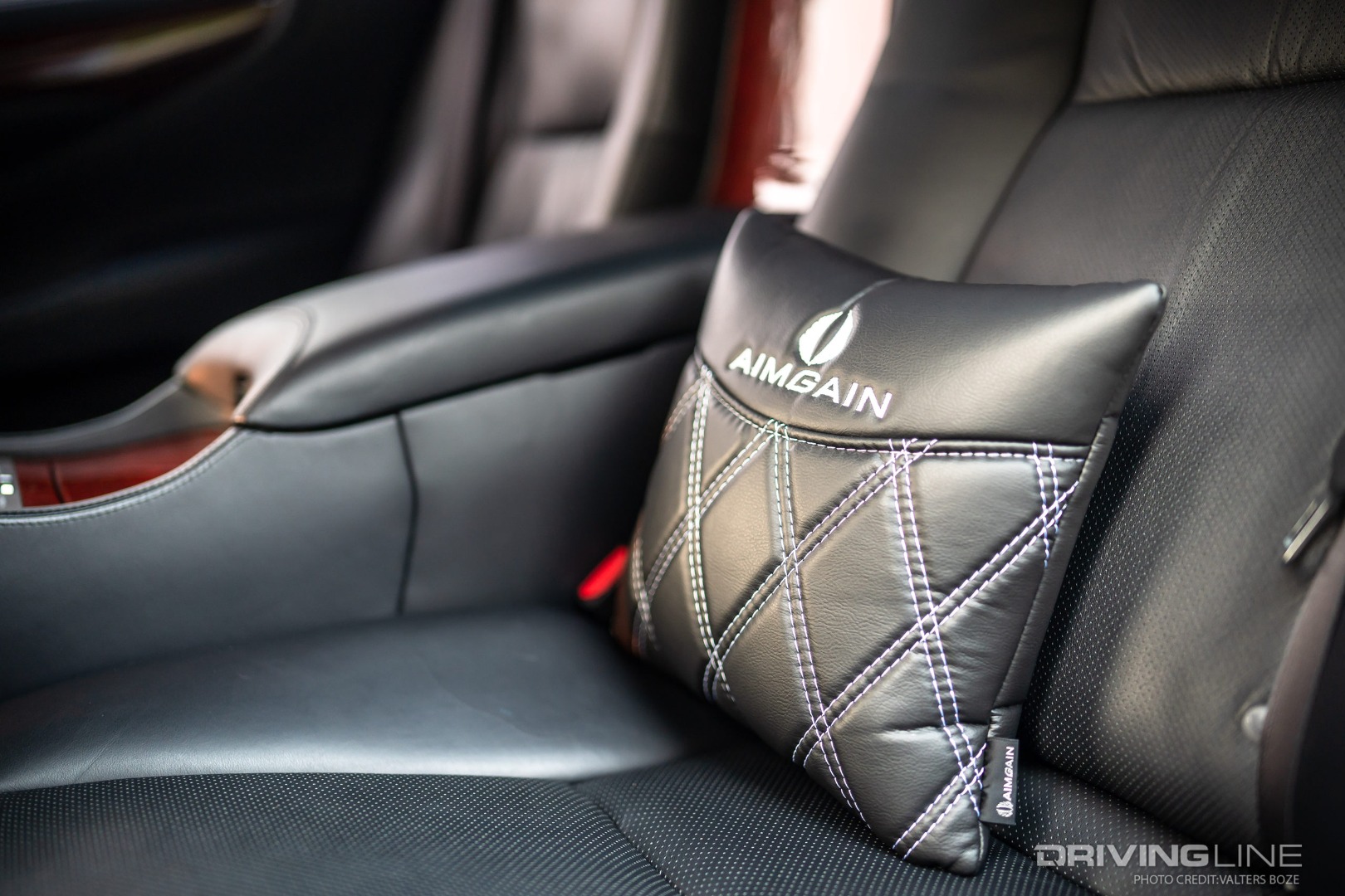 Ojas customize the interior of his Lexus LS460L with some AIMGAIN accessories