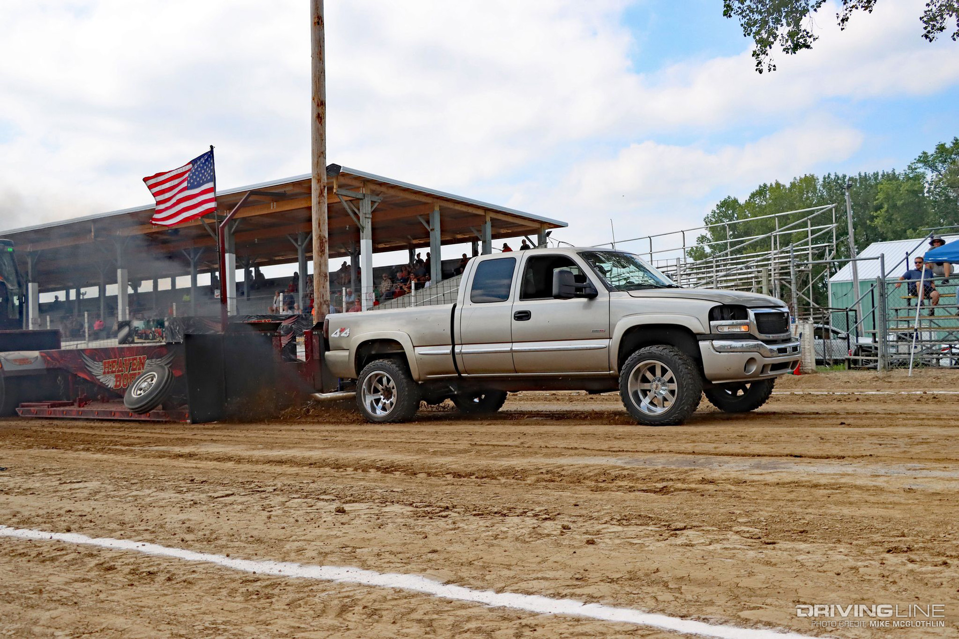 GMC Sierra 2500 HD LB7 Duramax Diesel Truck Pull